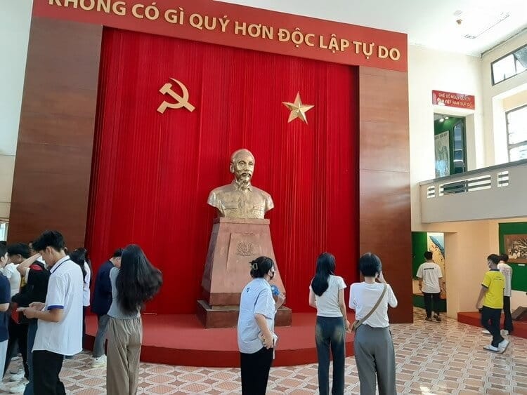 ホーチミン作戦博物館の中