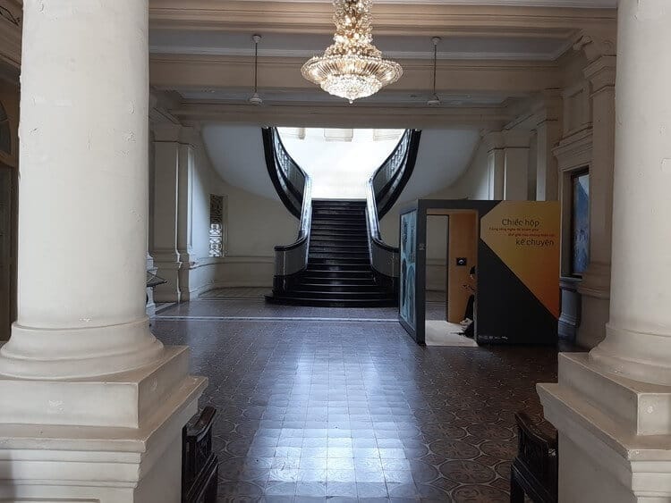 ホーチミン市博物館の内装