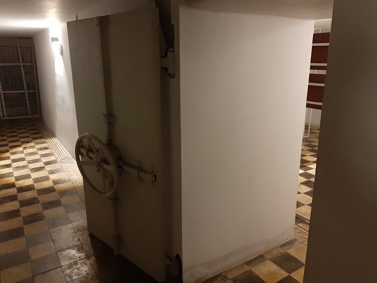 ホーチミン市博物館の地下