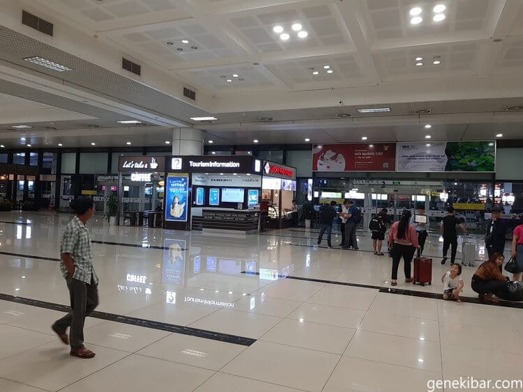 ハノイの空港ロビー
