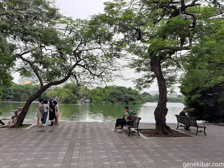 ホアンキエム湖
