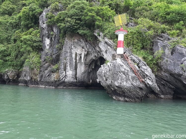 ハロン湾の洞窟