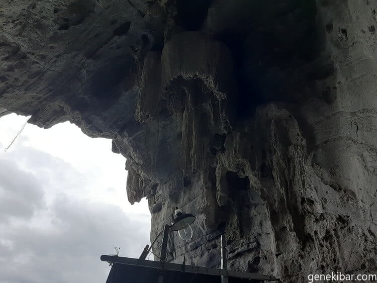 ハロン湾の洞窟