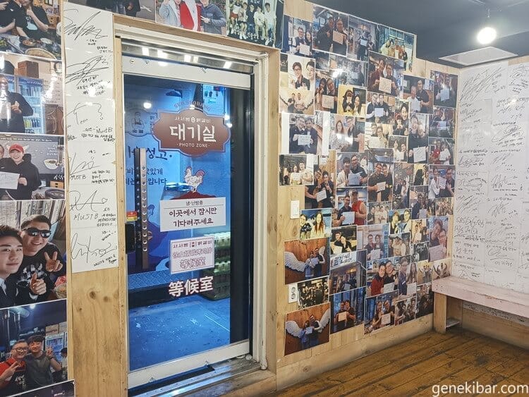 タッカルビの店前に貼られた写真