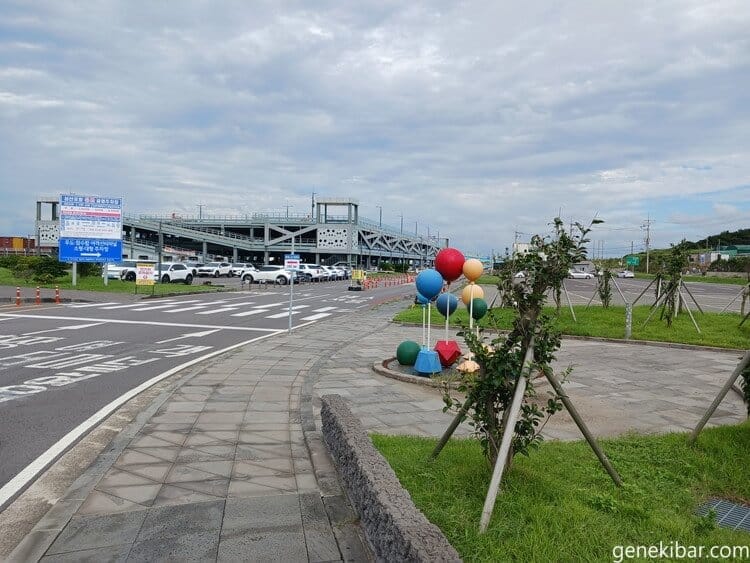 バス停までの道路