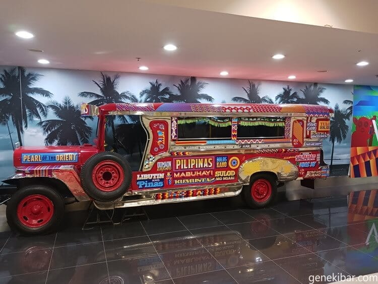 ニノイ・アキノ空港のバス