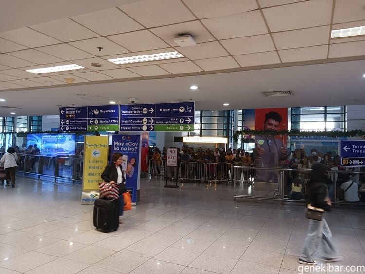マニラの空港の出口