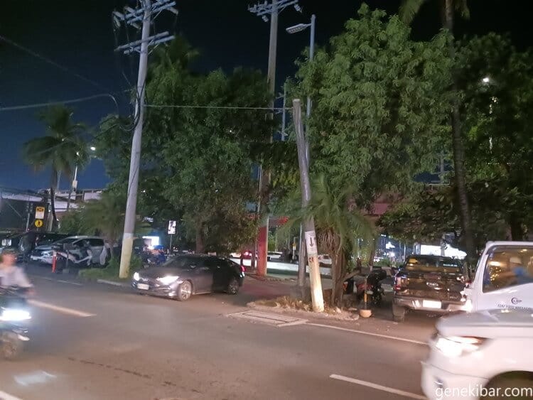 マニラの夜の道路