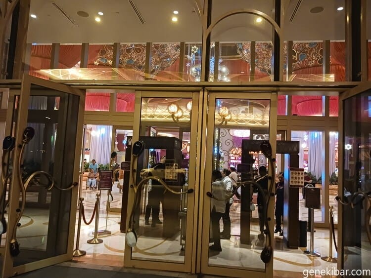 オカダマニラの入り口