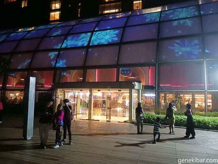 オカダマニラのザ・ファウンテンの入り口