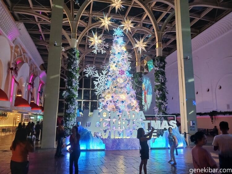 オカダマニラのクリスマスツリー