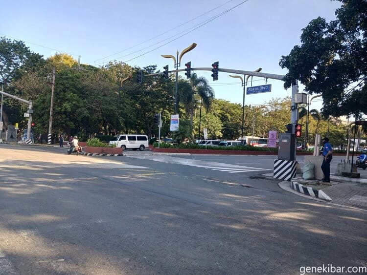 リサール公園前の道路
