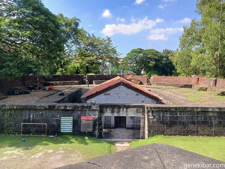 サンチャゴ要塞内の教会