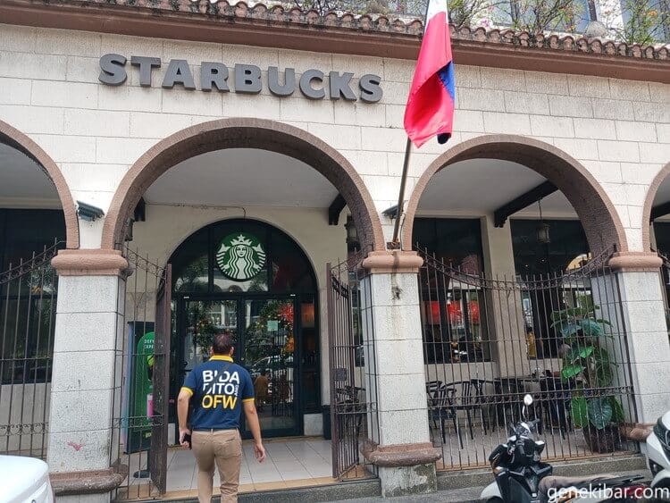 イントラムロスのスターバックス