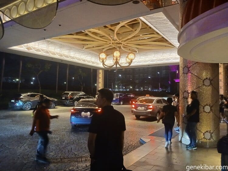 オカダマニラの玄関