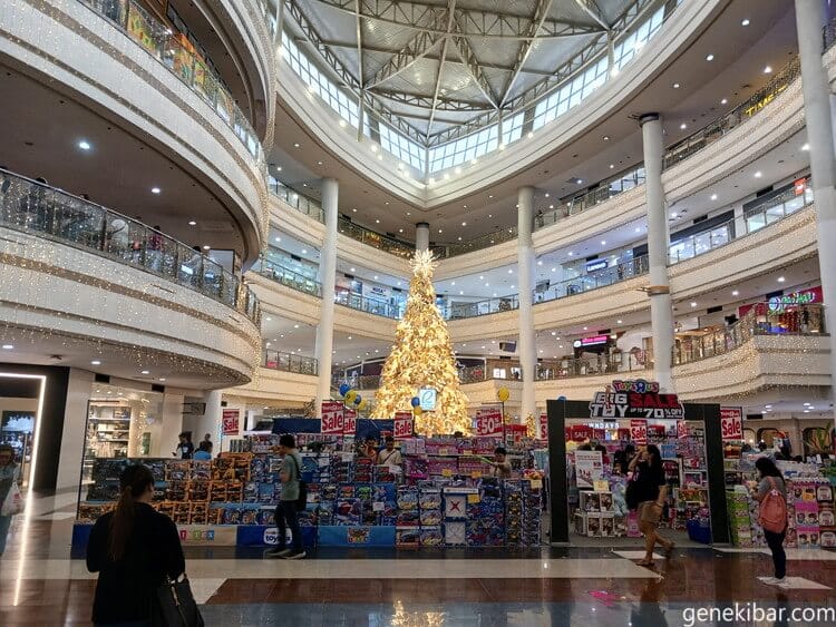 ロビンソンズ・プレイス・マニラのトイザらス