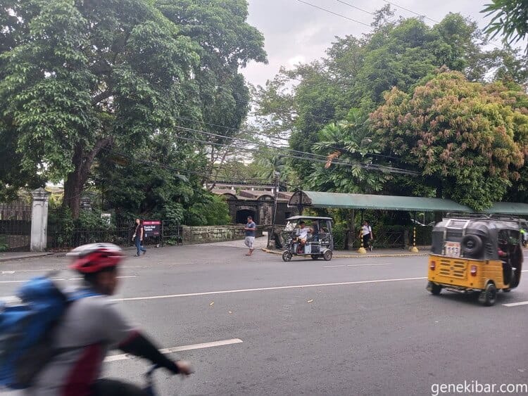 フィリピン国立博物館前の道路