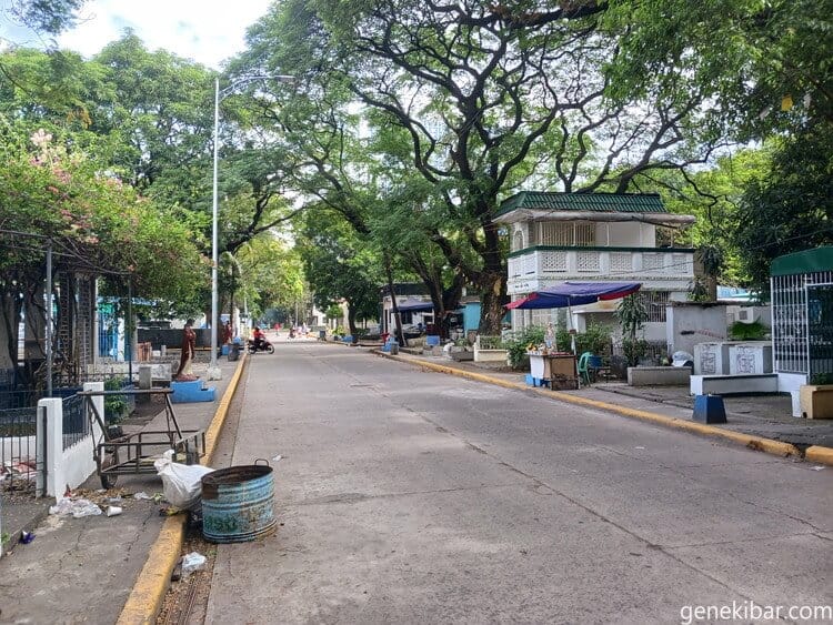 マニラ墓地の家