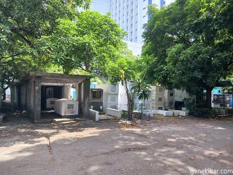 マニラ墓地の棺