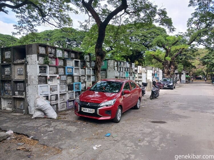 引き出し状の墓