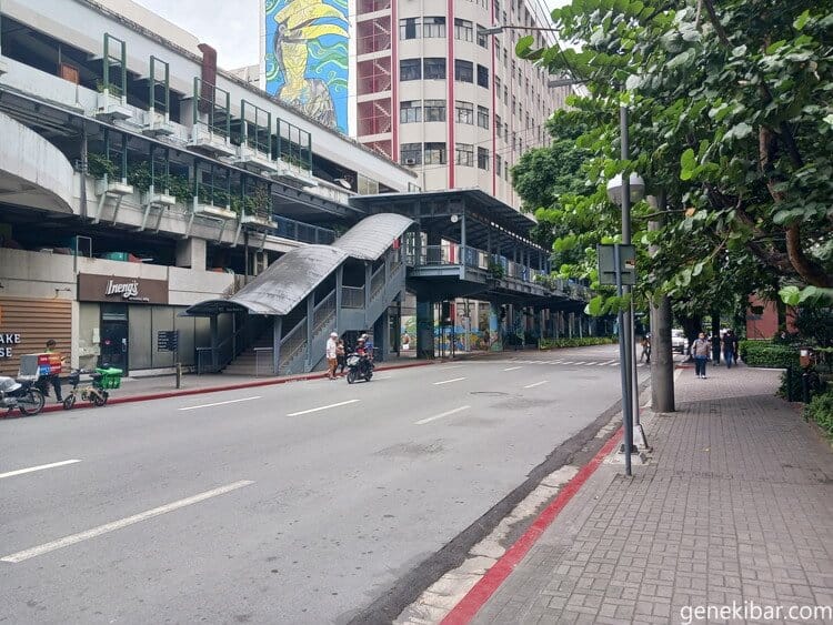 マカティ中心部の道路