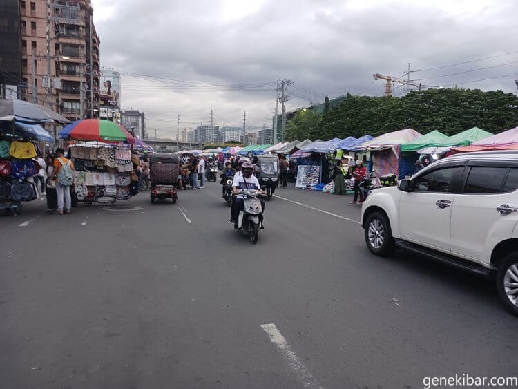 バクラランマーケットの露店
