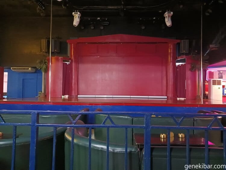 Dベイクラブ（D'bay Club & Restaurant）ステージ