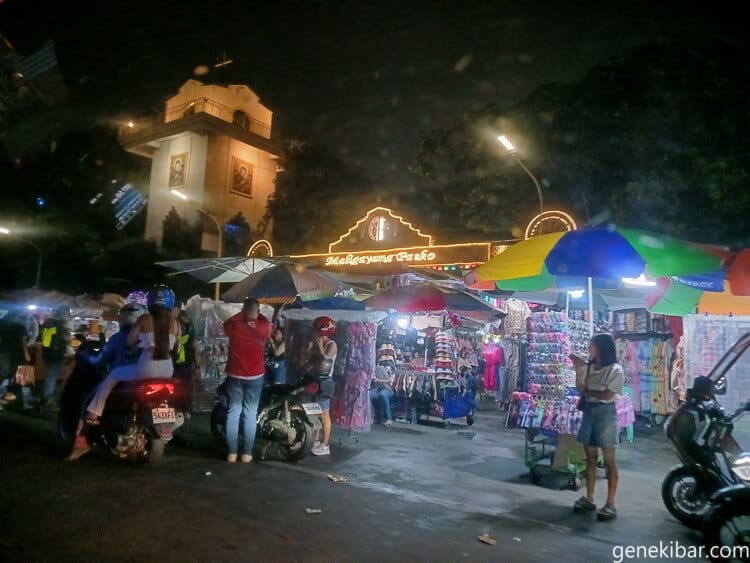 夜のバクラランマーケット