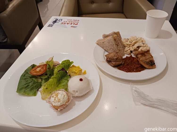 フィリピン・マニラの空港VIPラウンジ「ザ・ウィングス」の軽食