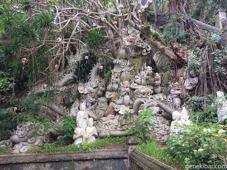 龍の彫刻