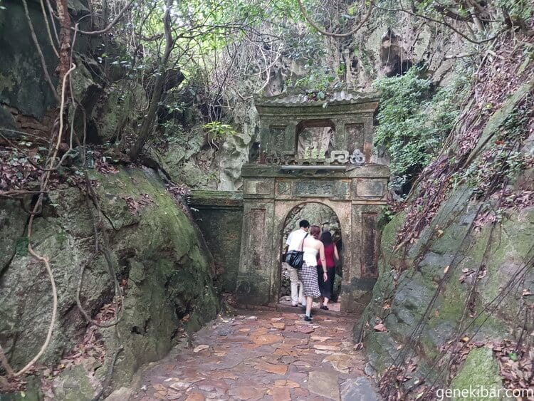 ホアギエム洞窟への通路