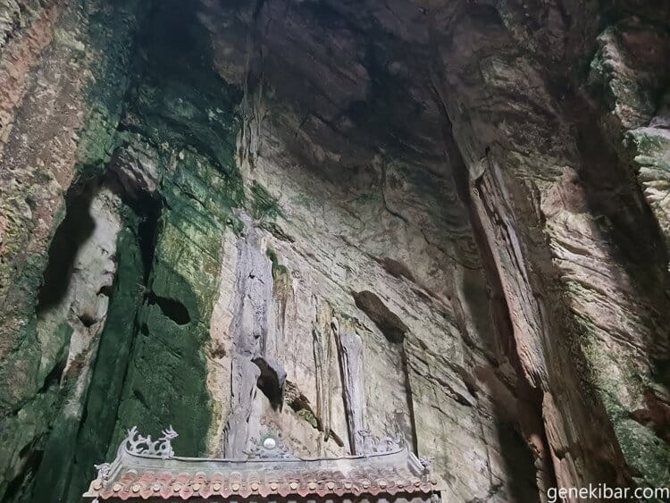 フェンコン洞窟の壁