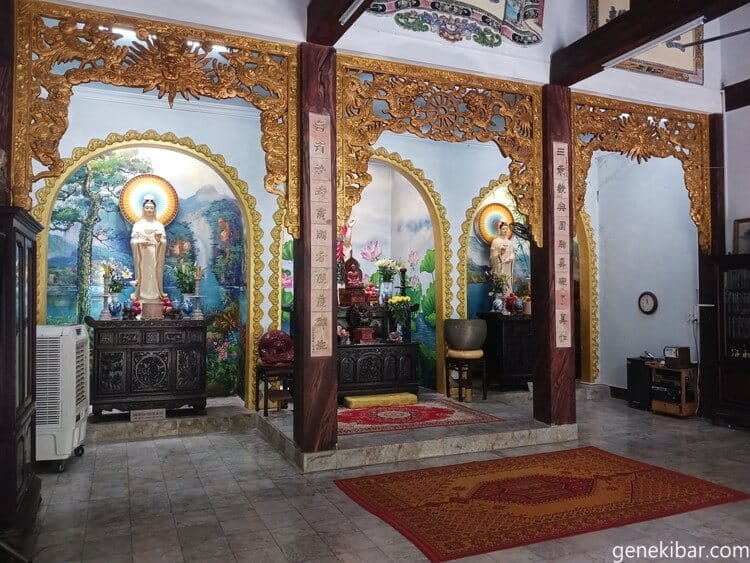 タムタイ寺の中