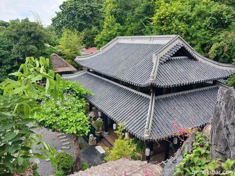 トゥータム寺