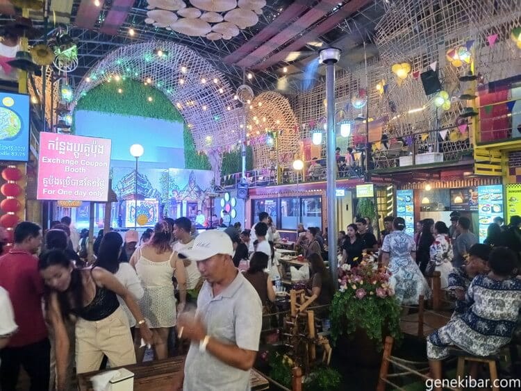 フードコートの店内