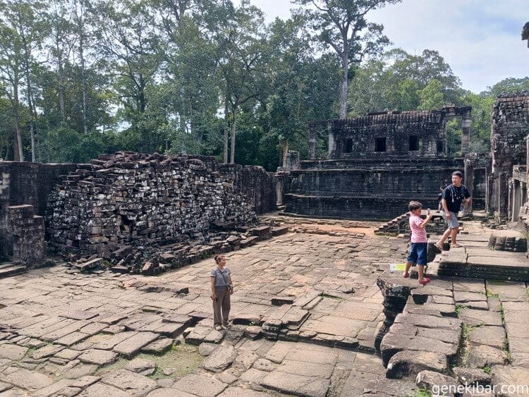 バイヨン寺院の石材