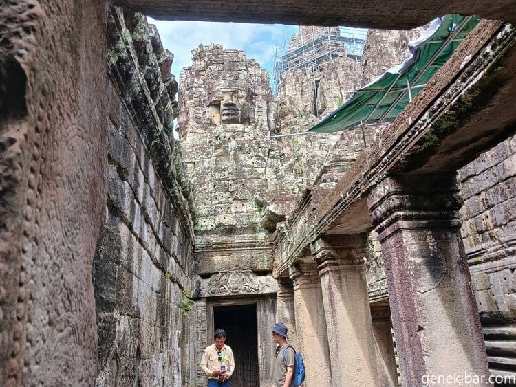 バイヨン寺院の顔の彫刻