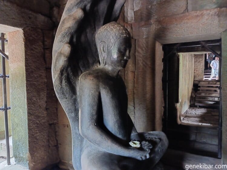 バイヨン寺院の仏像