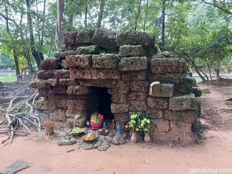 ニャックポアン遺跡の祭壇のようなもの