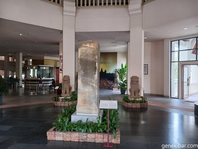 アンコール国立博物館の館内