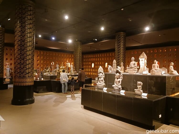 アンコール国立博物館の仏像ギャラリー
