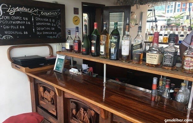 ロイヤルアルバトロスのメニューボード