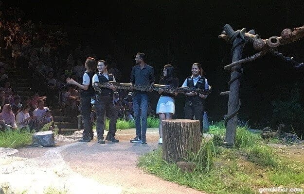 クリーチャーオブザナイトショーのヘビ