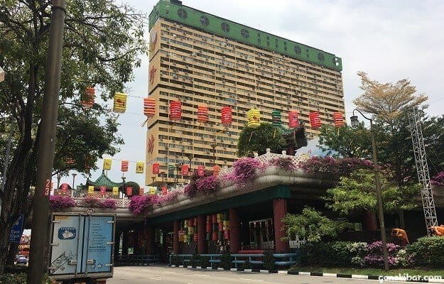 中国らしいチャイナタウンの街並み