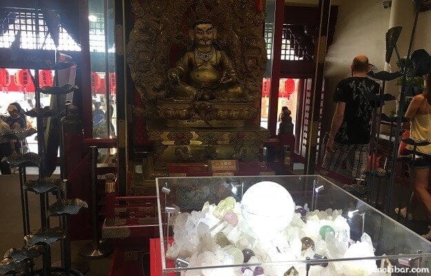 佛牙寺の黄財神像