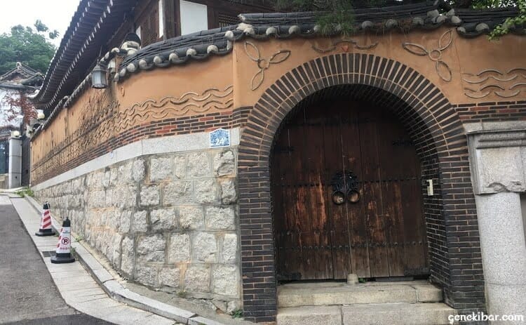 北村韓屋村の門