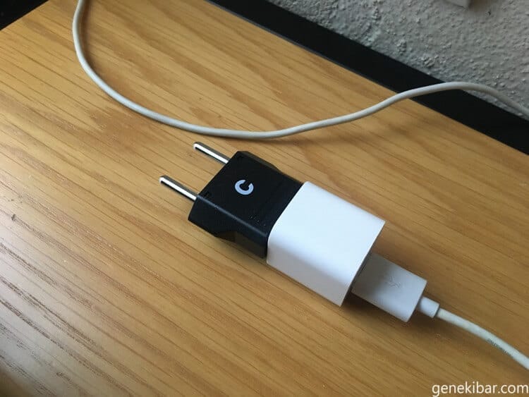 変換プラグを差した充電器