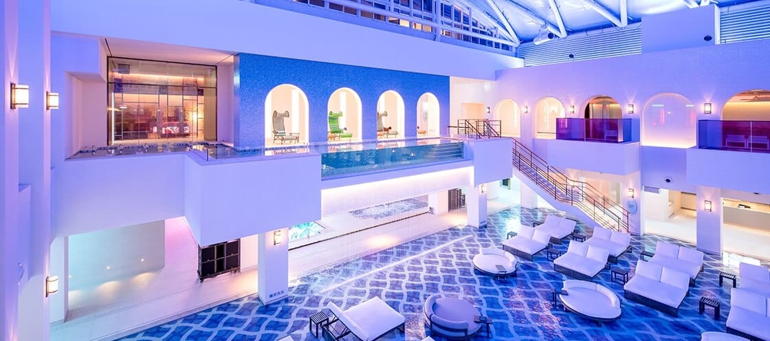 パラダイスシティのプール